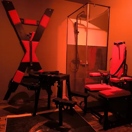 Kinky Apartment *